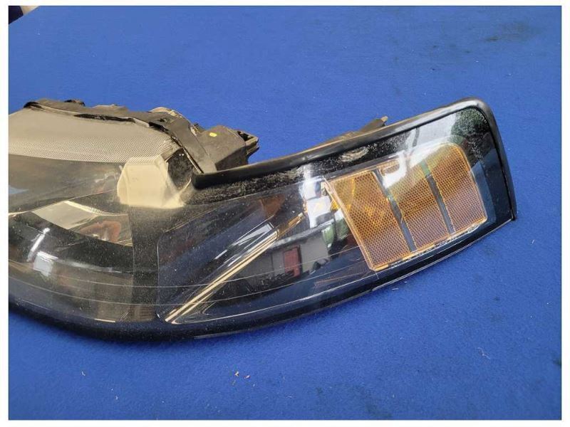 1999-2004 Ford Mustang GT 4.6L Coupe Driver Left Front Headlight Lamp 2556 - The Parts Farm