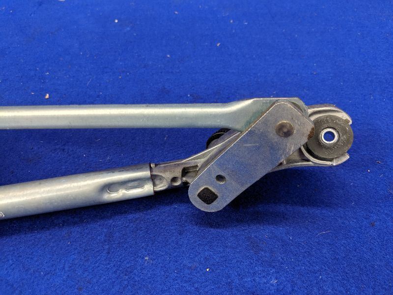 2008-2013 BMW M3 E46 Windshield Wiper Transmission Motor Linkage Arm - The Parts Farm