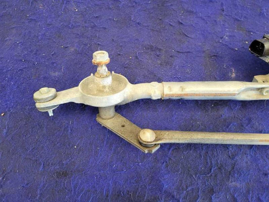 2016-2019 Chevrolet Camaro SS Windshield Wiper Motor Arm Linkage Front Cowl