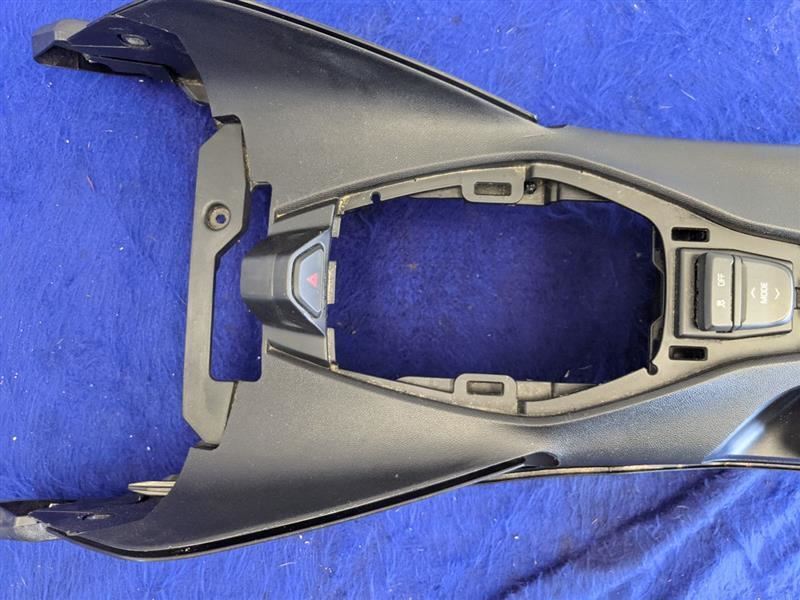 2016-2018 Chevrolet Camaro SS Center Console Front Floor Leather Lid - The Parts Farm