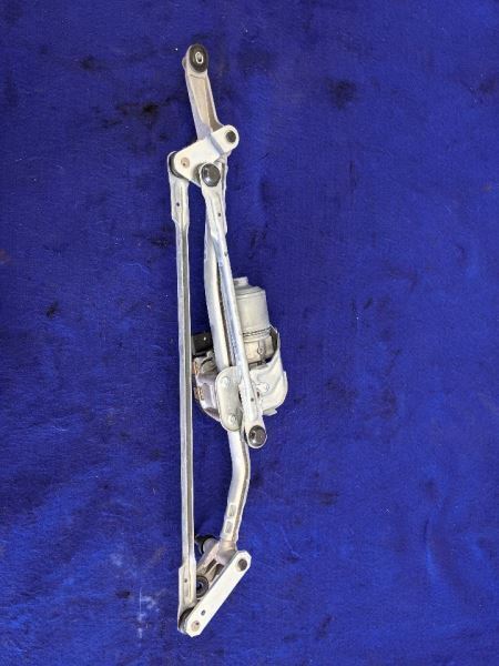 2016-2018 Cadillac CTS V 6.2L LT4 Sedan Windshield Wiper Motor Linkage Front - The Parts Farm