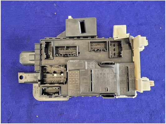 2014 Ford Mustang GT 5.0L S197 Body Control Module A/T BCM Coupe Fuse 2728