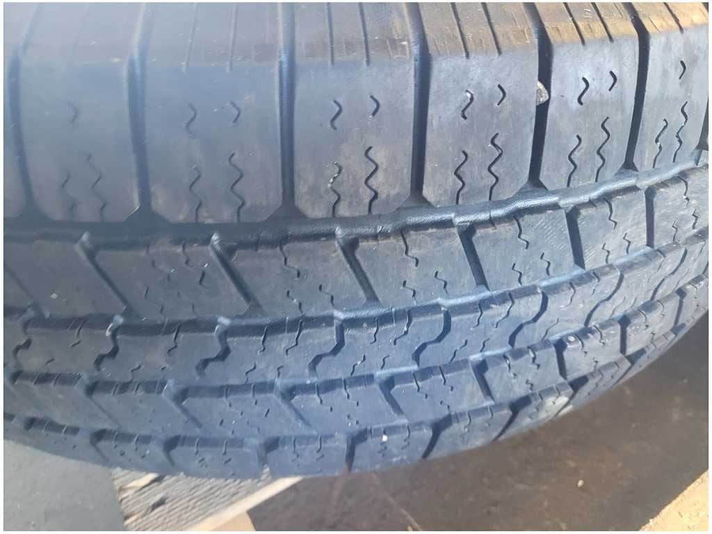 47643953