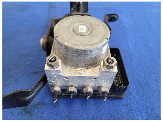 2015-2017 Ford Mustang GT S550 ABS Anti-Lock Brake System Module 2594