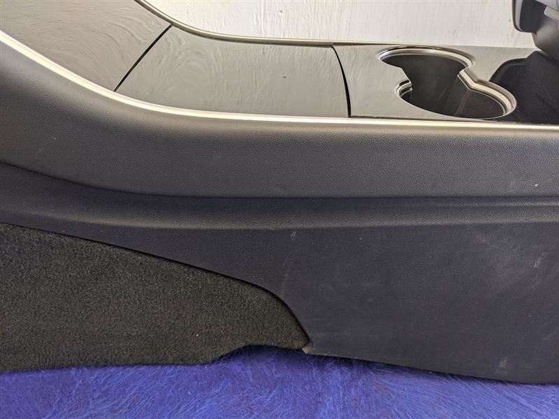 TESLA 3   2018 Console Front 70475 - The Parts Farm