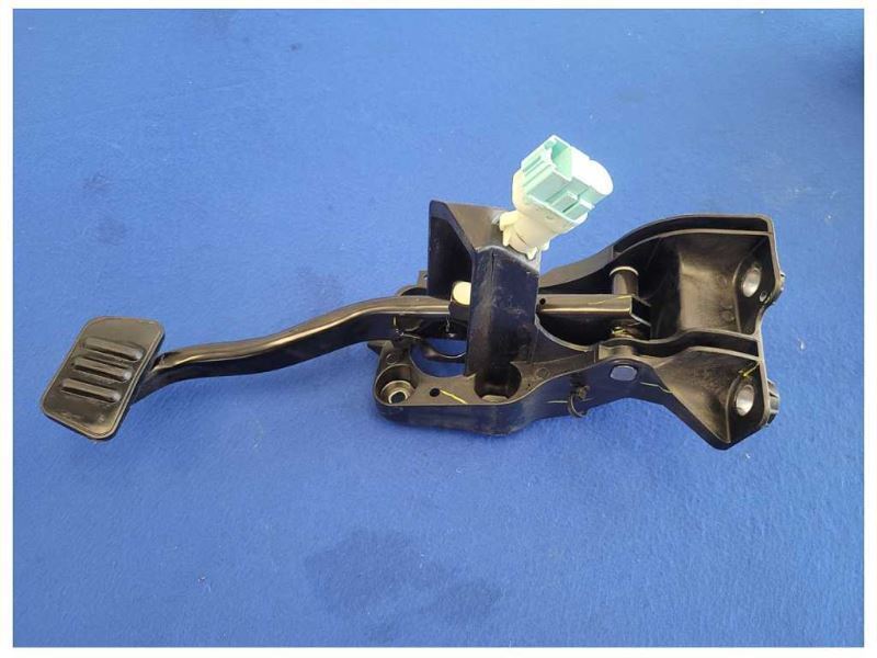 2018-2023 Ford Mustang GT S550 Brake Pedal Assembly A/T Auto Transmission 2577 - The Parts Farm