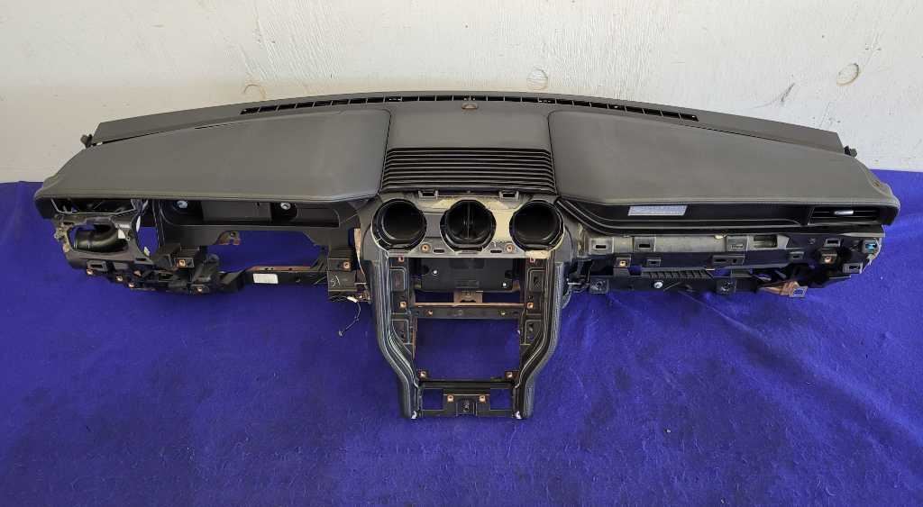 2015-2017 Ford mustang GT S550 Dash Panel Board No Gauge Pack Vent Bezel Trim - The Parts Farm