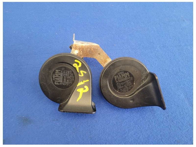 1996-1998 Ford Mustang Cobra 4.6L Front Dual Horn Emergency Noise 2512 - The Parts Farm