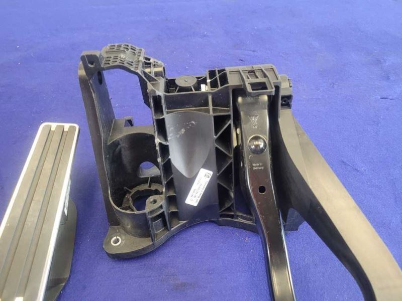 2017 Porsche 911 Turbo 991 Pedal Assembly Brake Dead Pedal No Clutch 2421 - The Parts Farm