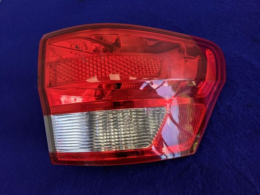 2011-2013 Jeep Grand Cherokee SRT-8 6.4L Passenger Tail Light Brake Lamp OEM - The Parts Farm