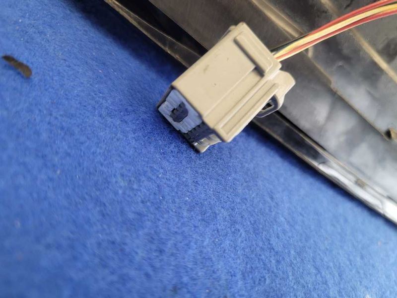 2015-2017 Ford Mustang GT S550 Passenger RH Taillight Lamp Brake Lens 2502 - The Parts Farm