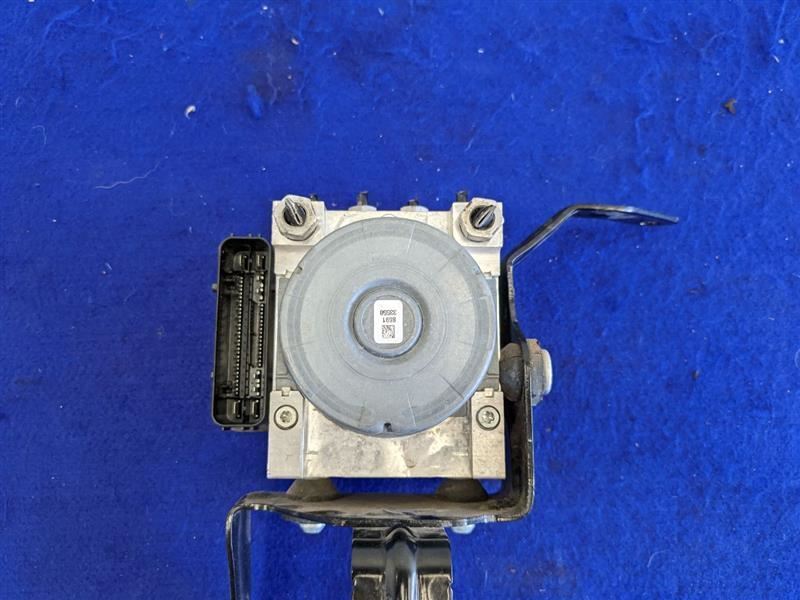 2016 Ford Mustang GT S550 ABS Module Anti-Lock Brakes Calipers System - The Parts Farm