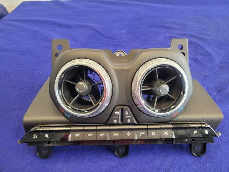 2016-2017 Chevrolet Camaro SS Temperature Control Dual Zone CJ2 84078980 2319 - The Parts Farm