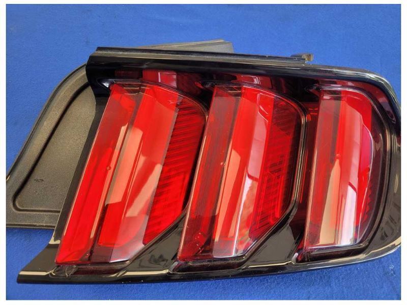 2015-2017 Ford Mustang GT S550 Passenger Right RH Taillight Lamp Brake Lens 2564 - The Parts Farm