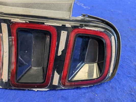 2013-2014 Ford Mustang GT Passenger Right RH Tail Light Lamp Brake Lens