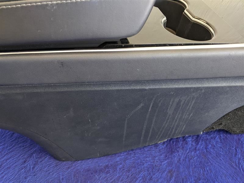 TESLA 3   2018 Console Front 70475 - The Parts Farm