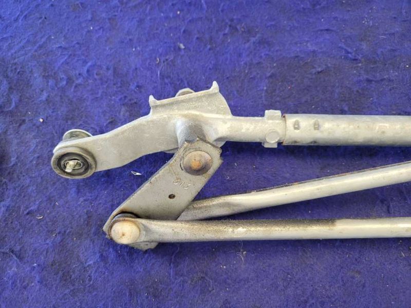 2016-2019 Chevrolet Camaro SS Windshield Wiper Motor Arm Linkage Front Cowl - The Parts Farm