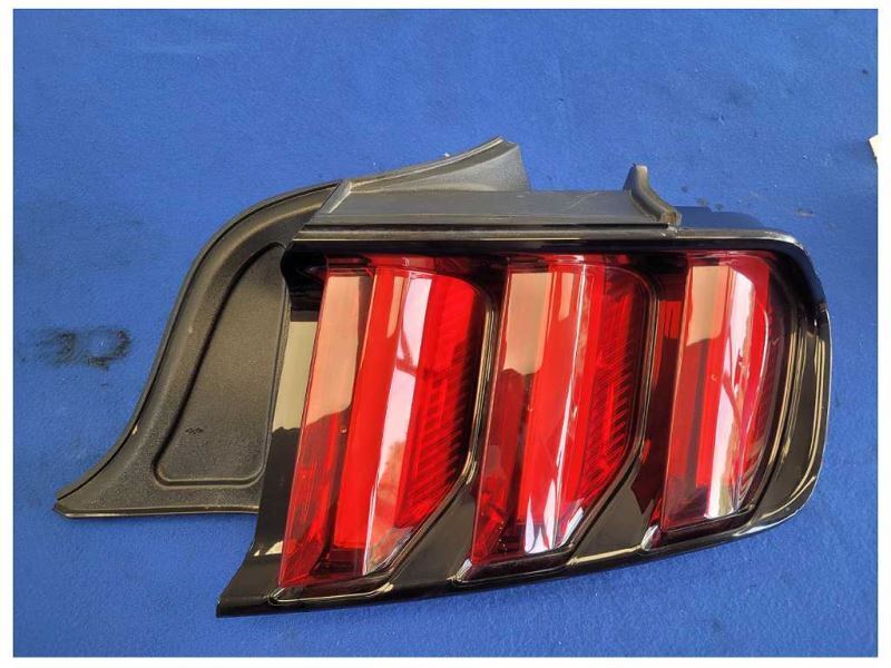 2015-2017 Ford Mustang GT S550 Passenger Right RH Taillight Lamp Brake Lens 2564 - The Parts Farm