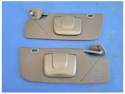 2010 Ford Mustang GT 4.6L Pair Coupe Sun Visors Shade Mirror 2491