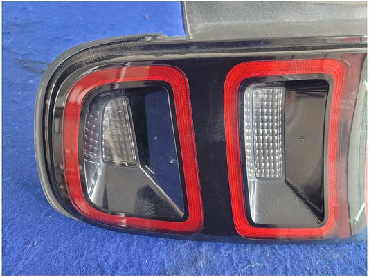 20132014 Ford Mustang GT V6 Driver Left Rear Taillight Lamp Light 2883
