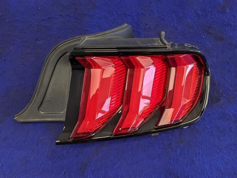 2018-2023 Ford Mustang GT S550 Passenger Right Taillight Lamp Brake Lens OEM - The Parts Farm