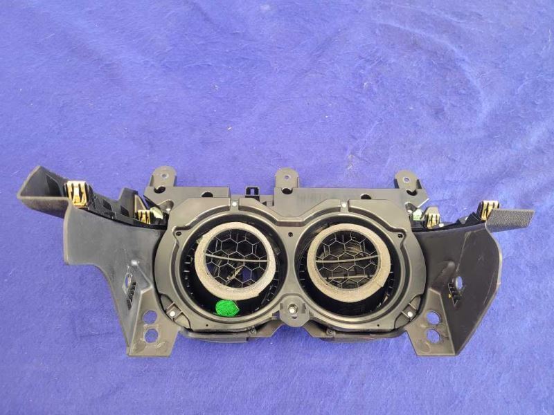 2016-2017 Chevrolet Camaro SS Temperature Control Dual Zone CJ2 84078980 2319 - The Parts Farm
