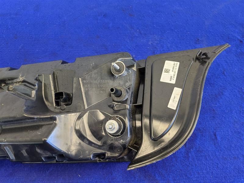 2018-2023 Ford Mustang GT S550 Driver Left LH Tail Light Lamp Brake Lens OEM - The Parts Farm