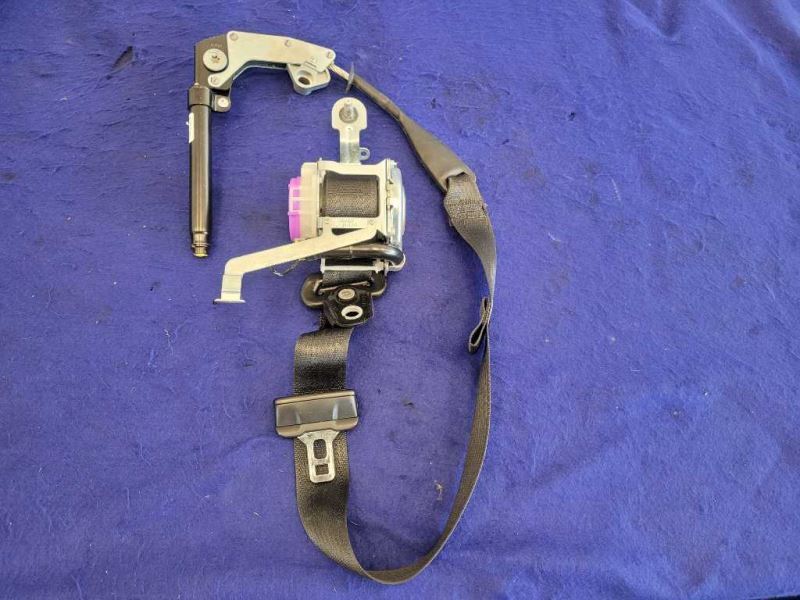 2015-2017 Ford Mustang GT S550 Passenger Convertible Front Seat Belt 2408 - The Parts Farm