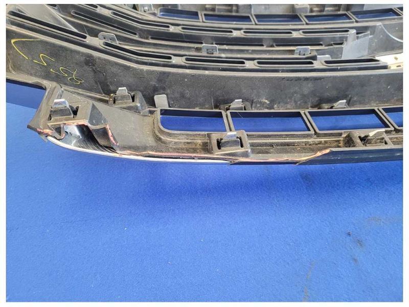 2022 Ford F250 Super Duty Pickup Truck Front Upper Grill *Broke Tabs* 2557 - The Parts Farm