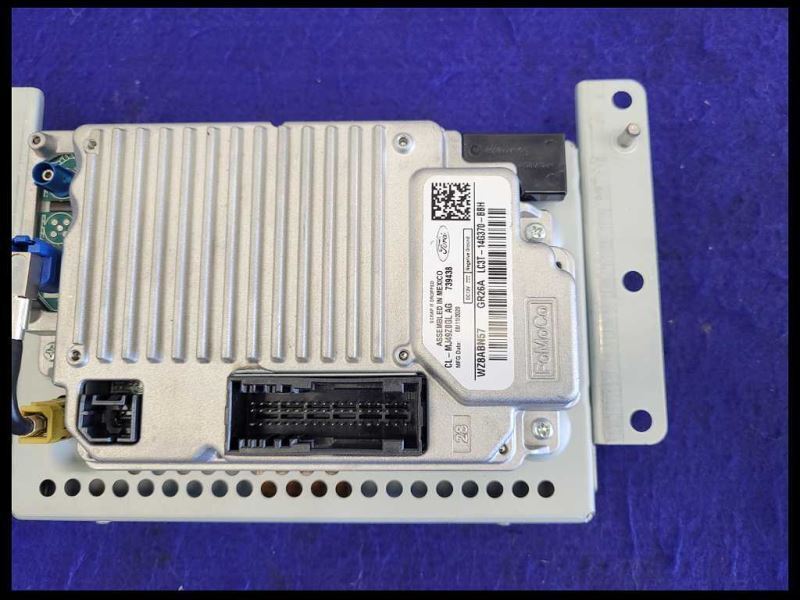 2017-2020 Ford F350 Pickup Truck Super Duty Info GPS TV Screen Front Center - The Parts Farm