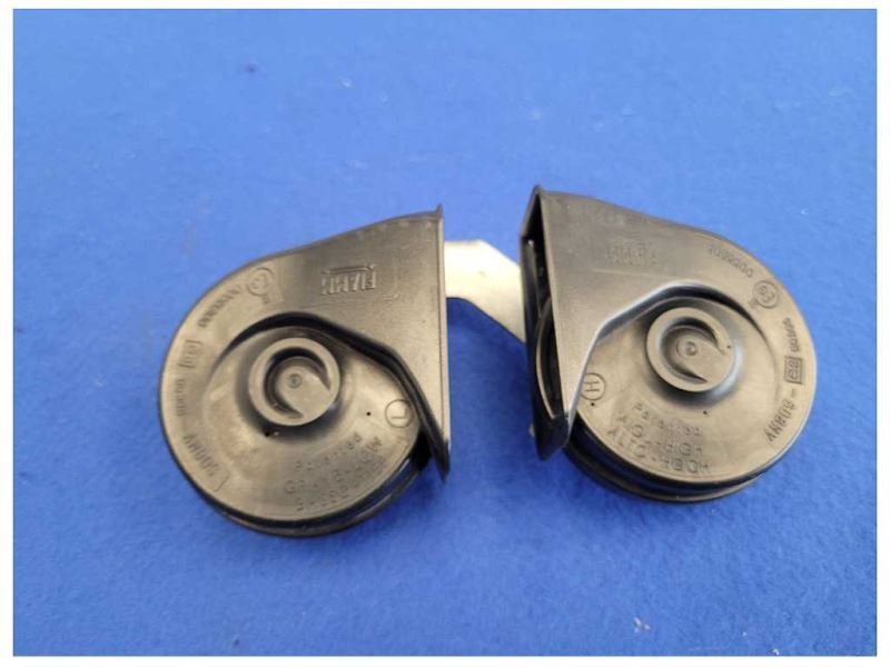 1999-2004 Ford Mustang GT 4.6L Coupe Front Dual Horn Emergency Noise 2556 - The Parts Farm