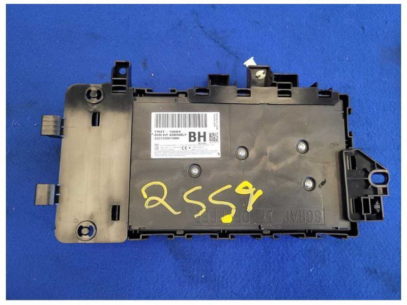 2015 Ford Mustang GT S550 Coupe Fuse Box Power Distribution Engine 2559 - The Parts Farm