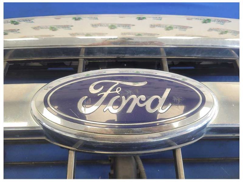 2015-2017 Ford F150 Pickup Truck Front Grille Center 3 Chrome Bars 2509 - The Parts Farm