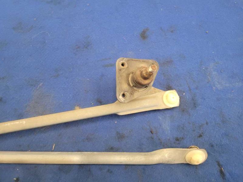 2003-2006 Chevrolet SSR Pickup Truck Windshield Wiper Linkage Motor 2432 - The Parts Farm
