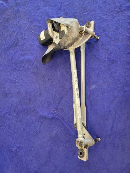 2014-2017 Chevrolet SS 6.2L Sedan Windshield Wiper Linkage Motor 2372 - The Parts Farm