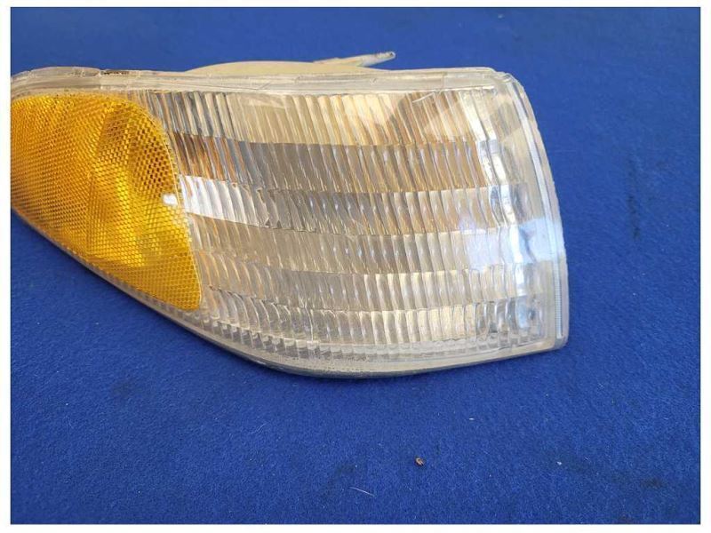 1994-1998 Ford Mustang GT Cobra Passenger Corner Marker Light Turn Signal 2521 - The Parts Farm
