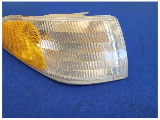 1994-1998 Ford Mustang GT Cobra Passenger Corner Marker Light Turn Signal 2521