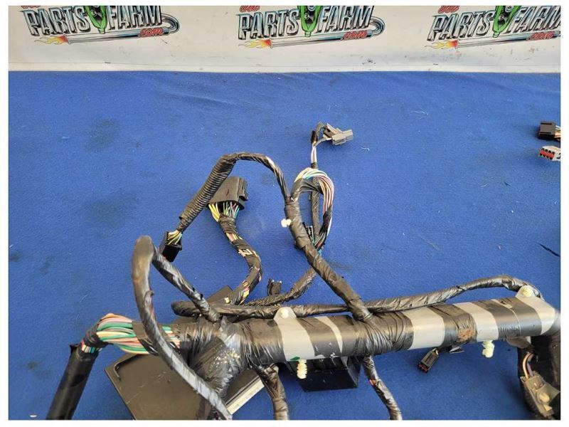 2004 Ford Mustang GT Coupe 4.6L Dash Harness Wire Plug Auto Trans 2589 - The Parts Farm