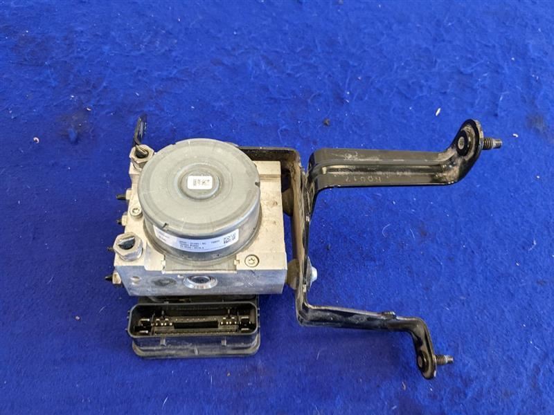 2016 Ford Mustang GT S550 ABS Module Anti-Lock Brakes Calipers System - The Parts Farm