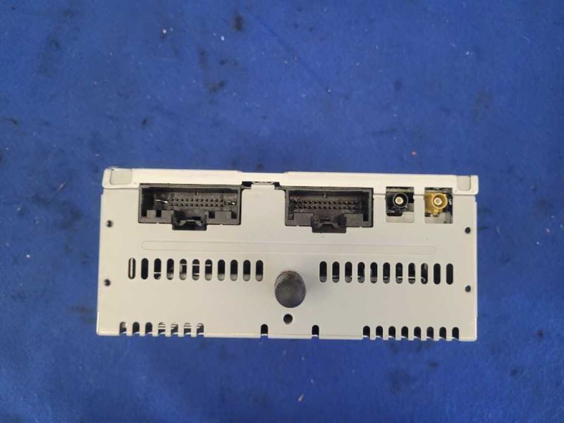 2016 Ford Fq50 Pickup Truck Info-GPS-TV Screen Front Dash 8in Screen 2369 - The Parts Farm
