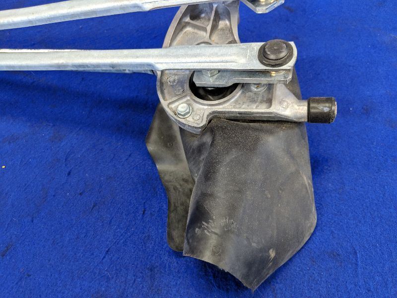 2014-2017 Chevrolet SS Caprice Sedan Windshield Wiper Transmission Motor OEM - The Parts Farm