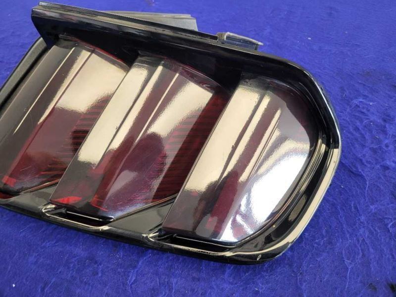 2015-2017 Ford Mustang GT S550 Passenger Right RH Taillight Lamp Brake Lens 2387 - The Parts Farm