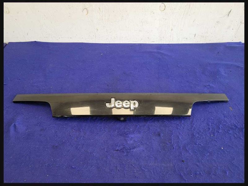 2014-2017 Jeep Grand Cherokee SRT8 6.4L Rear Decklid Emblem Molding Trim - The Parts Farm