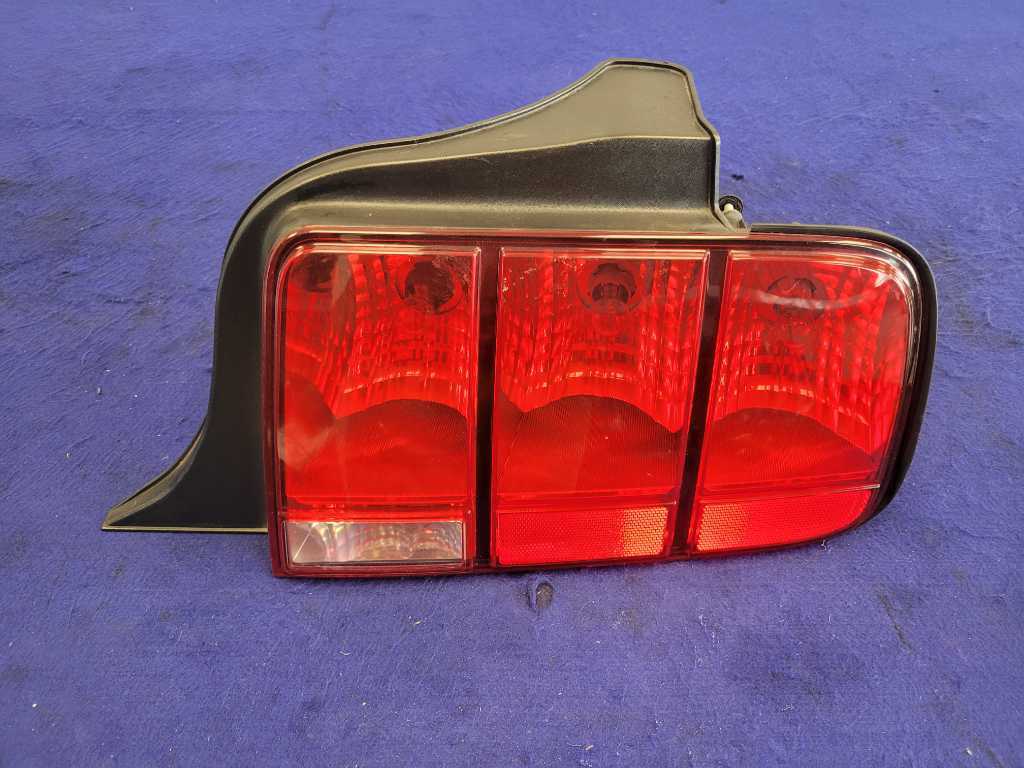 2005-2009 Ford Mustang GT 4.6L Passenger RH Rear Tail Light Brake Lens Lamp 2422 - The Parts Farm