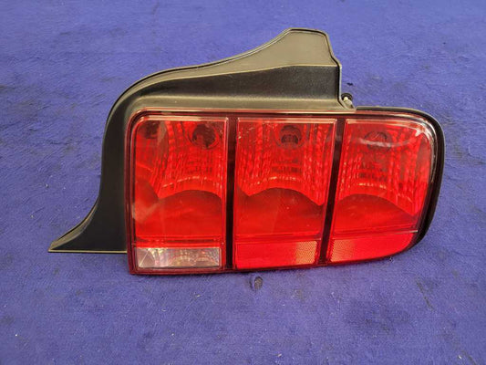 2005-2009 Ford Mustang GT 4.6L Passenger RH Rear Tail Light Brake Lens Lamp 2422 - The Parts Farm