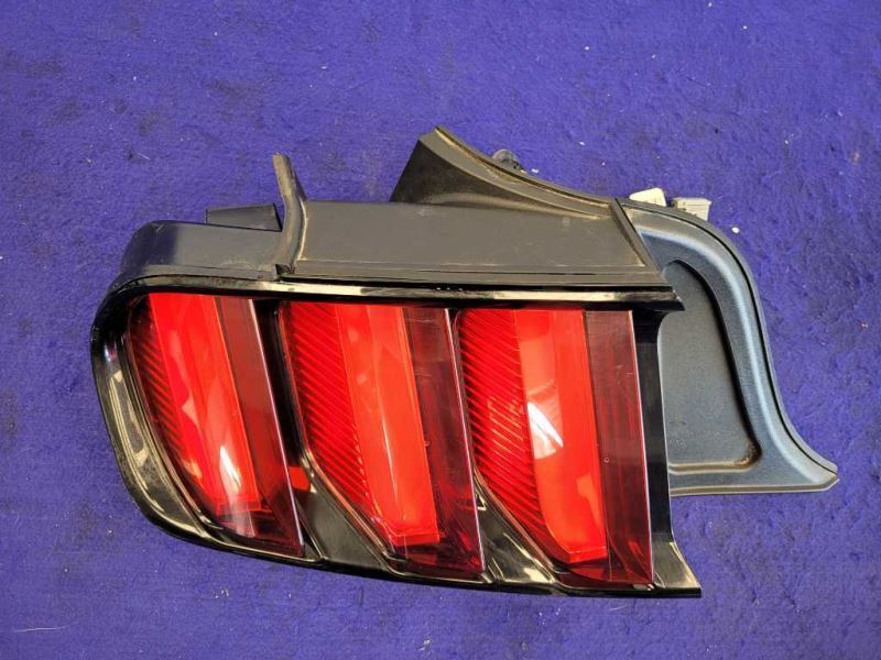 2015-2017 Ford Mustang GT S550 Driver Left LH Taillight Lamp Brake Lens OEM - The Parts Farm