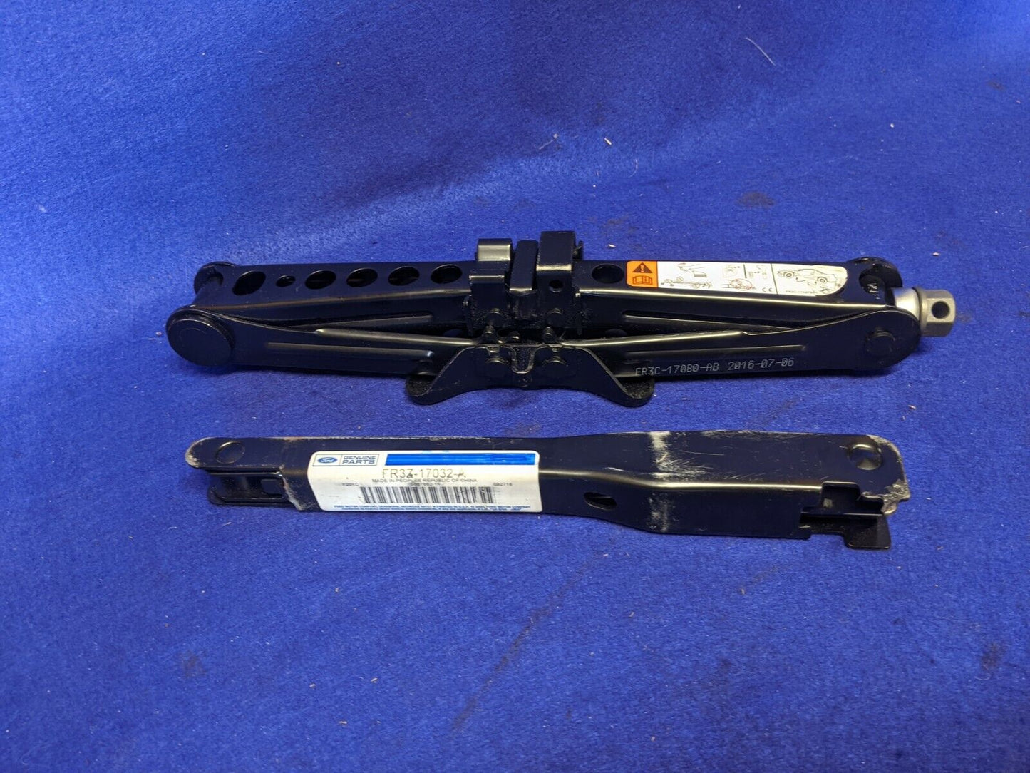 2015-2017 Ford Mustang GT S550 Coupe Convertible Jack Scissor Lug Wrench Kit - The Parts Farm