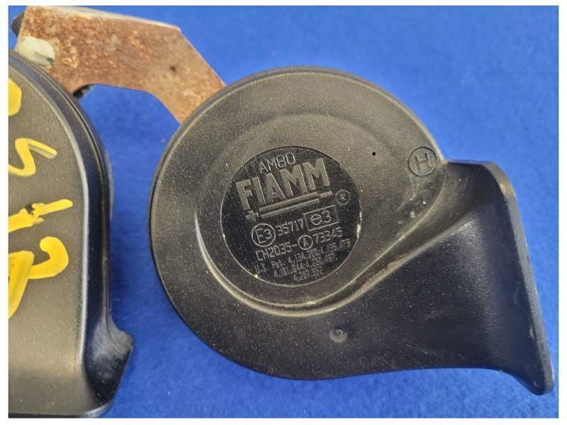 1996-1998 Ford Mustang Cobra 4.6L Front Dual Horn Emergency Noise 2512 - The Parts Farm