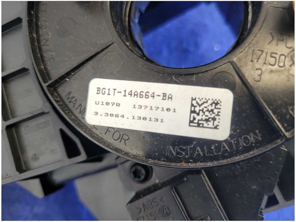 47644618