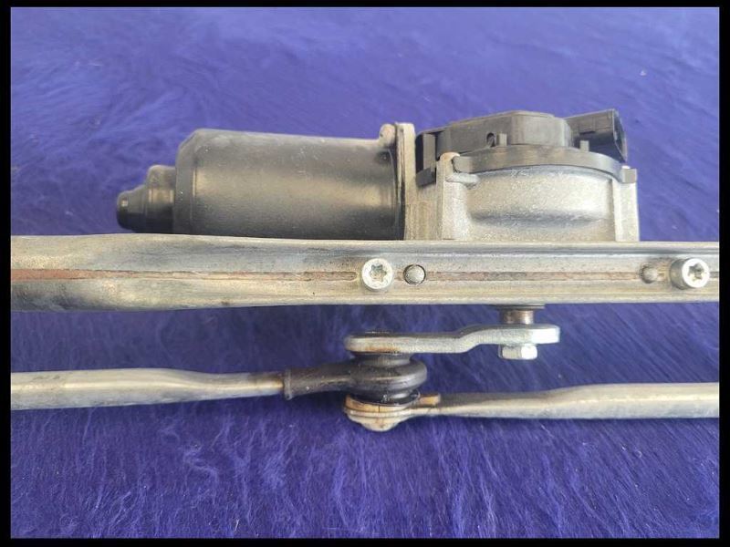 2005-2009 Dodge Charger SRT8 6.1L Windshield Wiper Motor Linkage Arm Blade - The Parts Farm